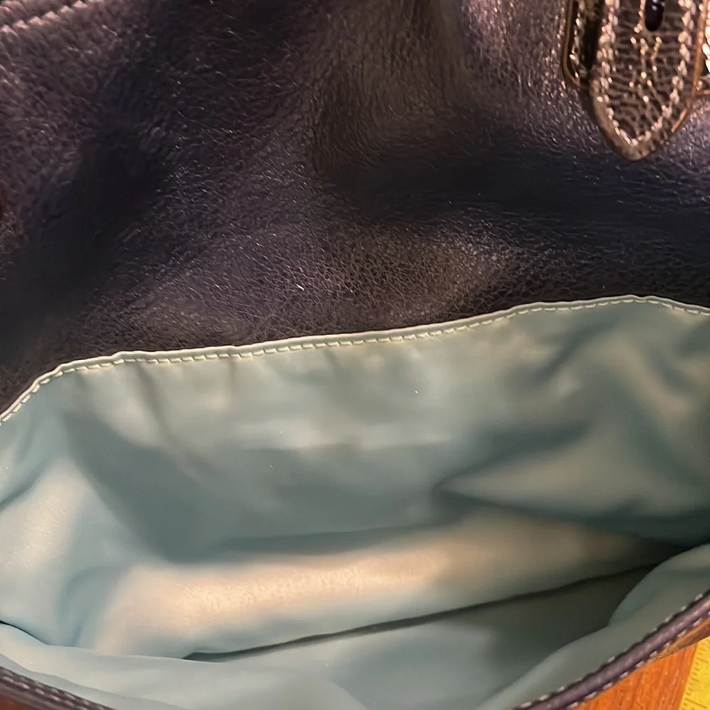 Coach leather shoulder bag. Great condition inside and out. - Picture 9 of 12